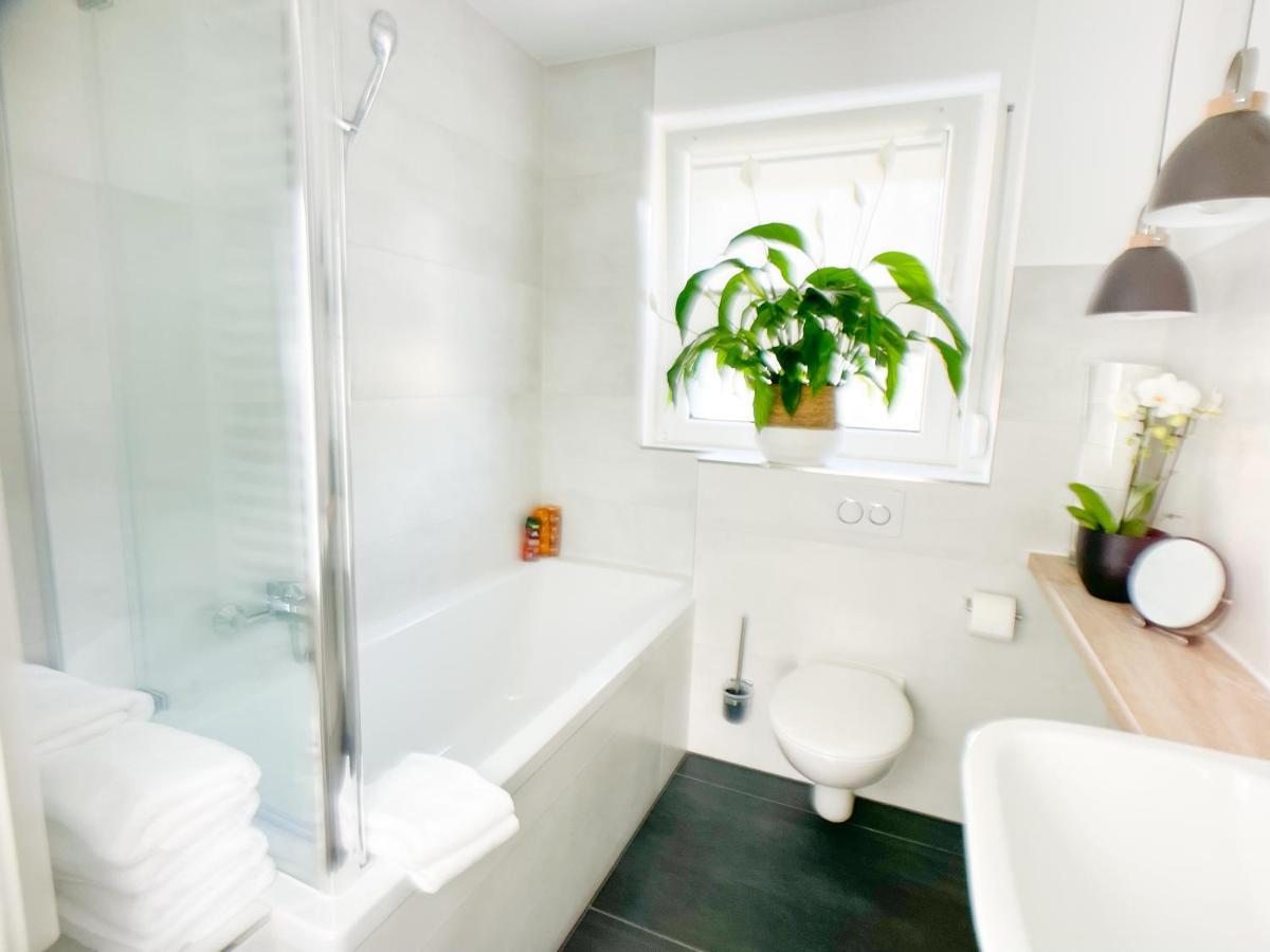 M-Style 01 Apartment Mit Terrasse Und Gasgrill, 24H Self-Check-In, Free Parking, Netflix Núremberg Exterior foto