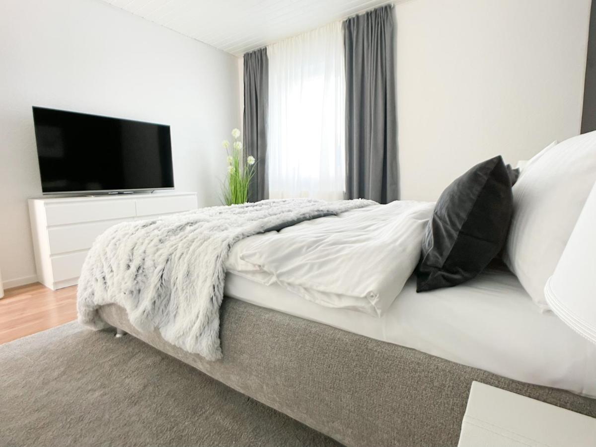 M-Style 01 Apartment Mit Terrasse Und Gasgrill, 24H Self-Check-In, Free Parking, Netflix Núremberg Exterior foto